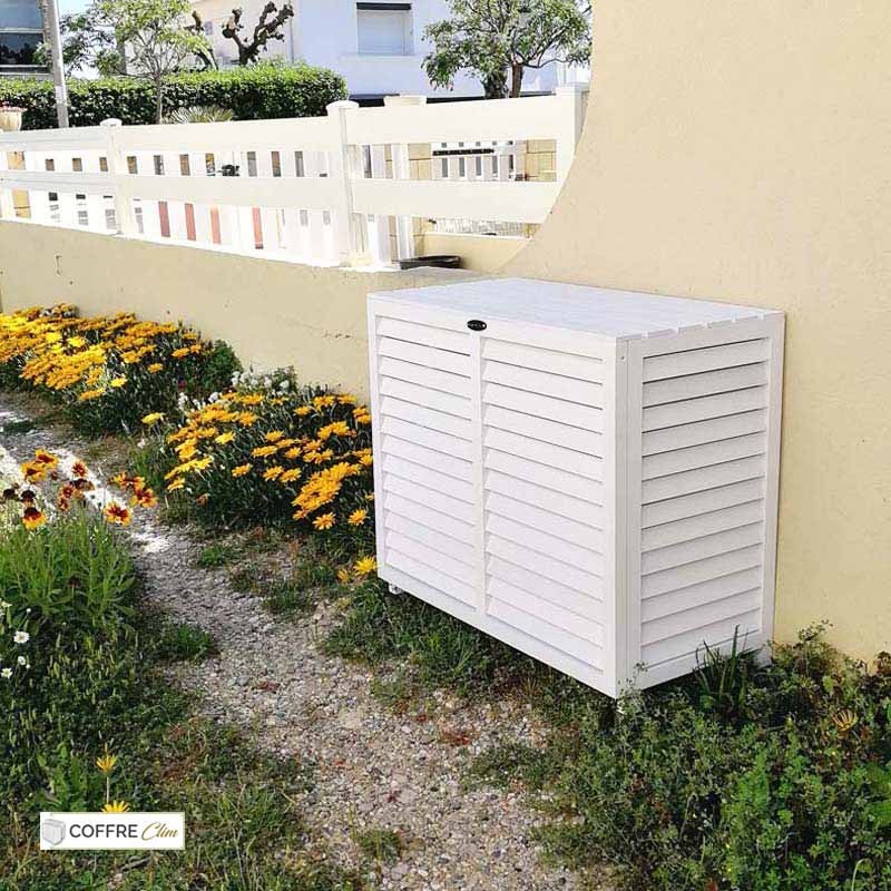cache-clim-jardin-pelican-blanc-bois-composite-5.jpg Cache clim Pelican Blanc en bois composite installé au jardin